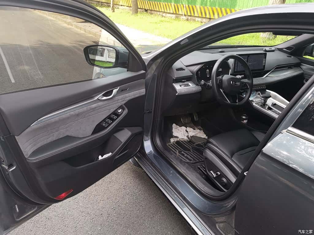 Geely Preface, 2022 12