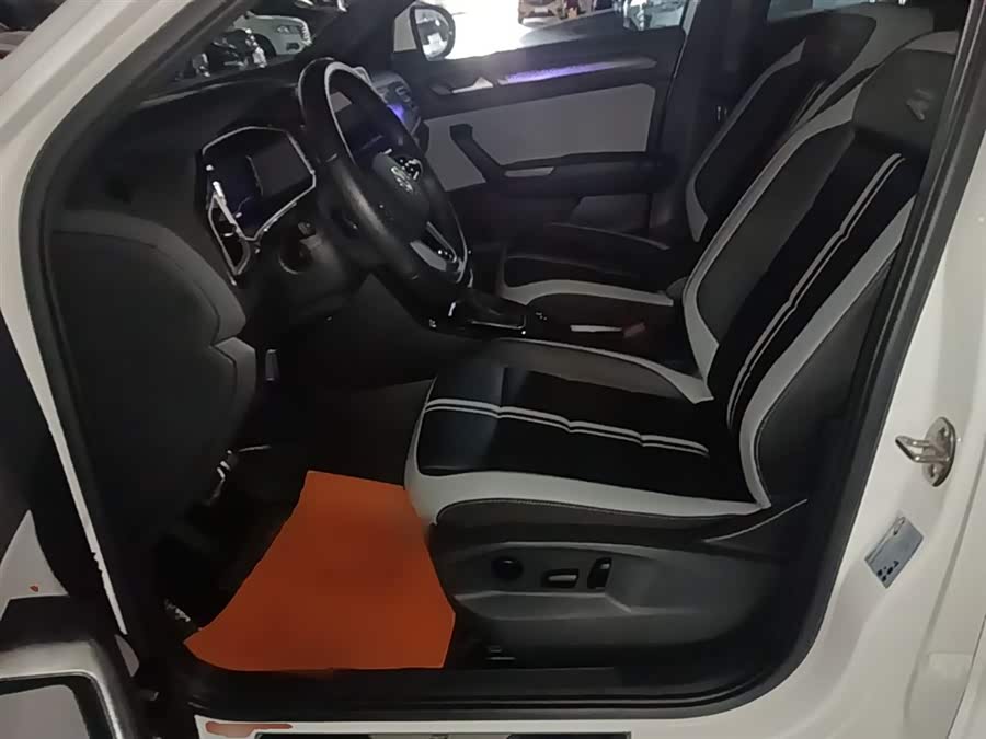 Volkswagen T-ROC 2023, фото 15