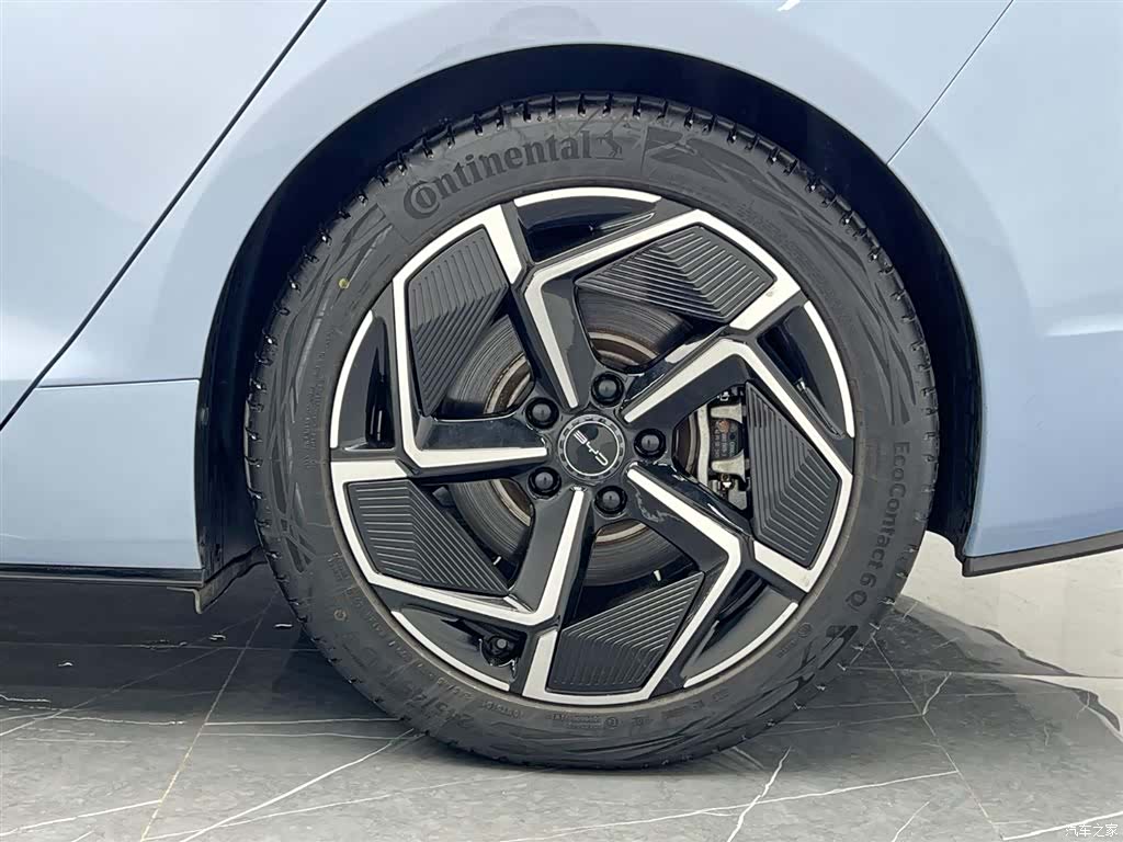 BYD Seal, 2022 26