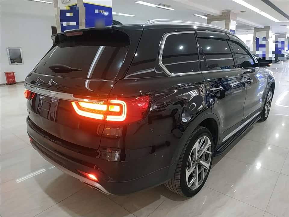 Hongqi HS7