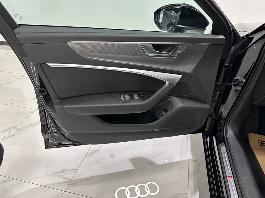 Audi A6L 2024, фото 4