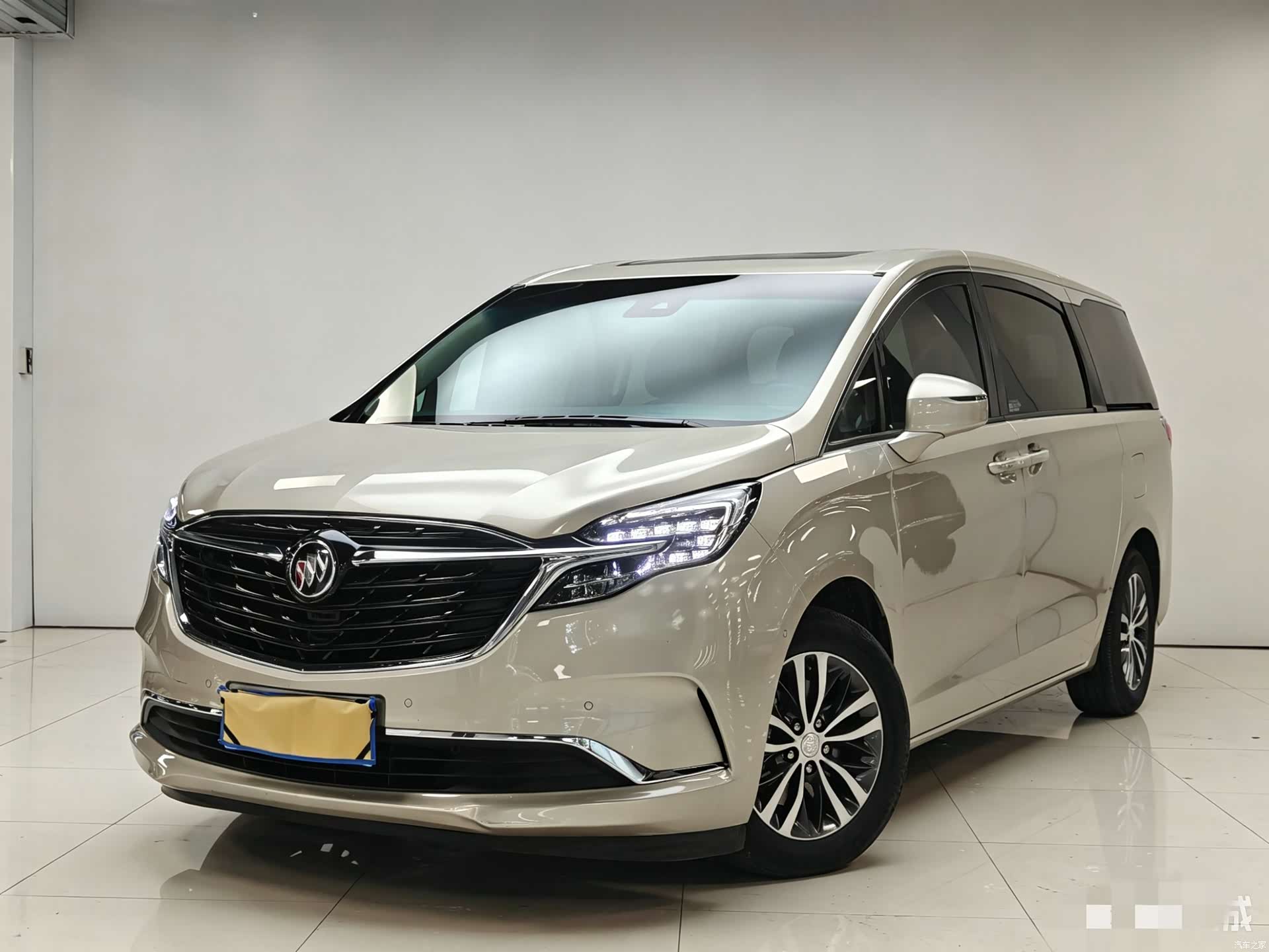 Buick GL8, 2021 1