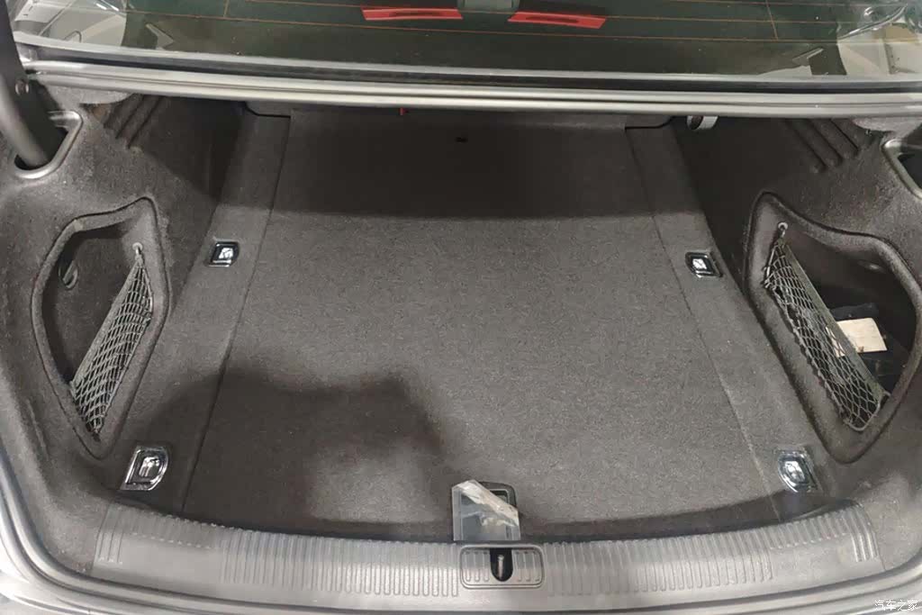 Audi A4L, 2024 4