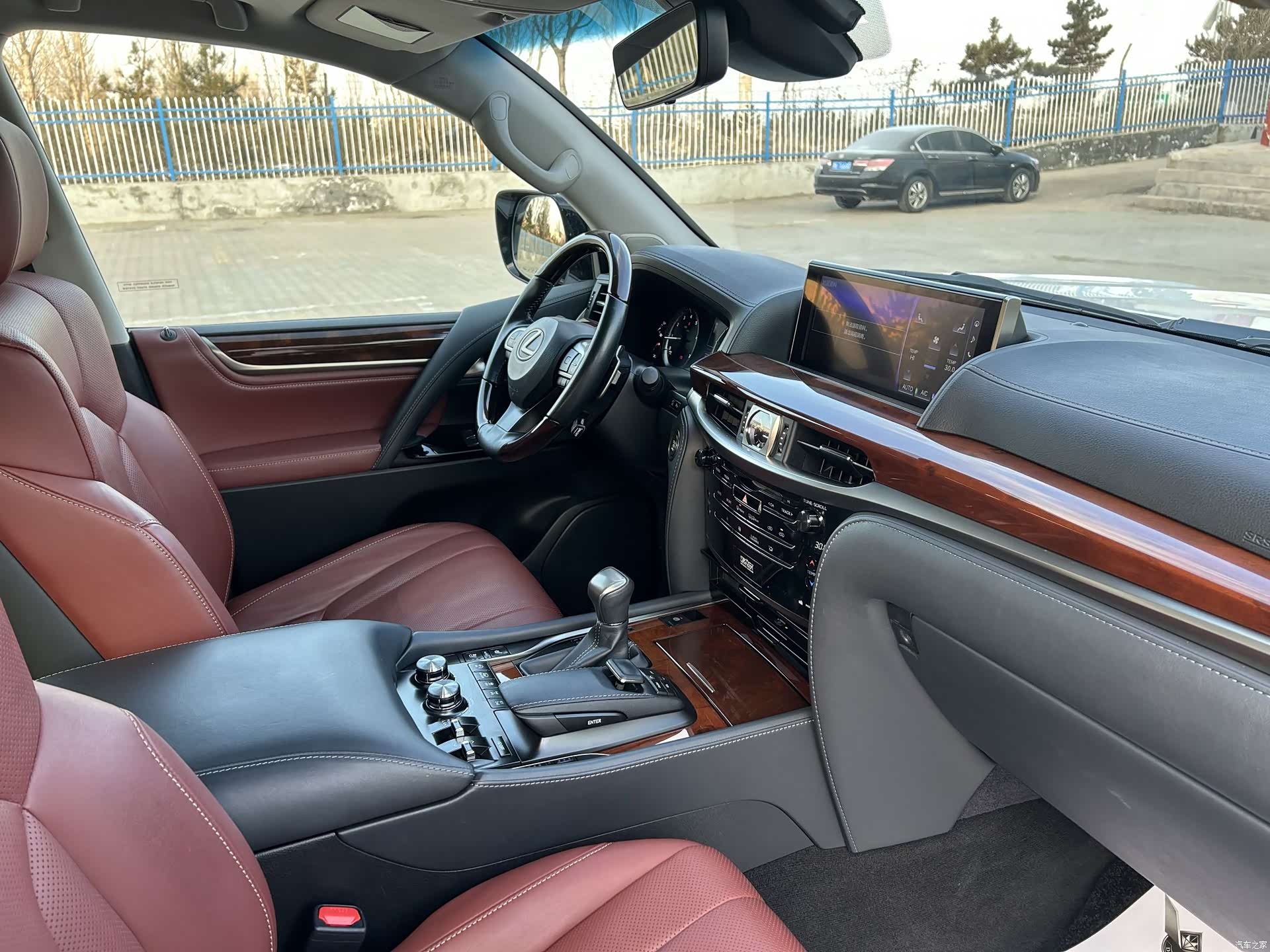 Lexus LX, 2019 15