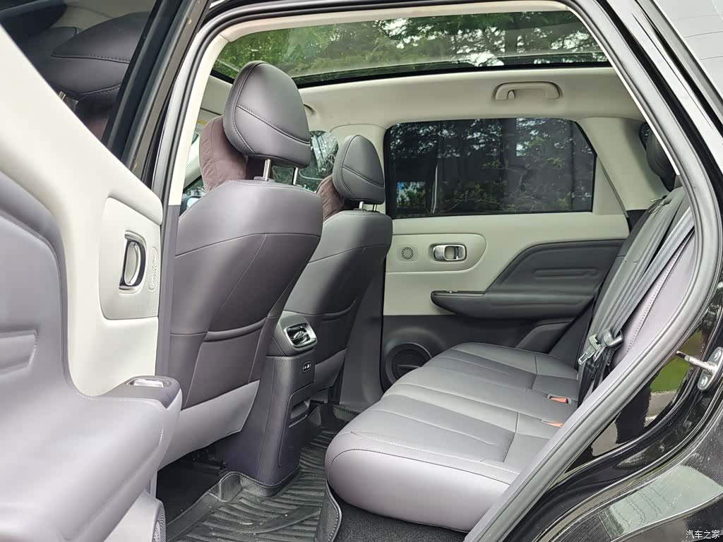 Leapmotor B10, 2025 12