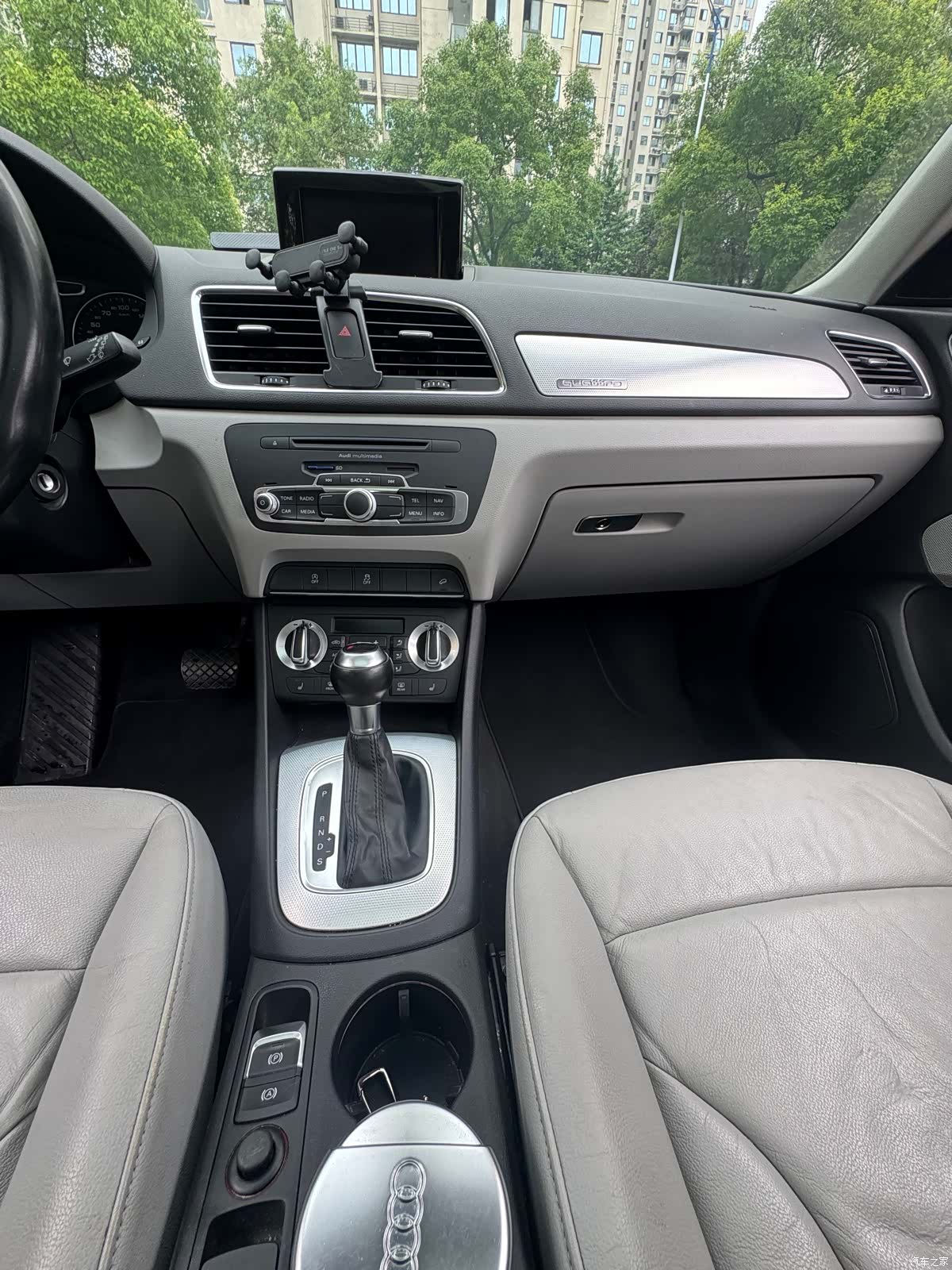 Audi Q3, 2013 25