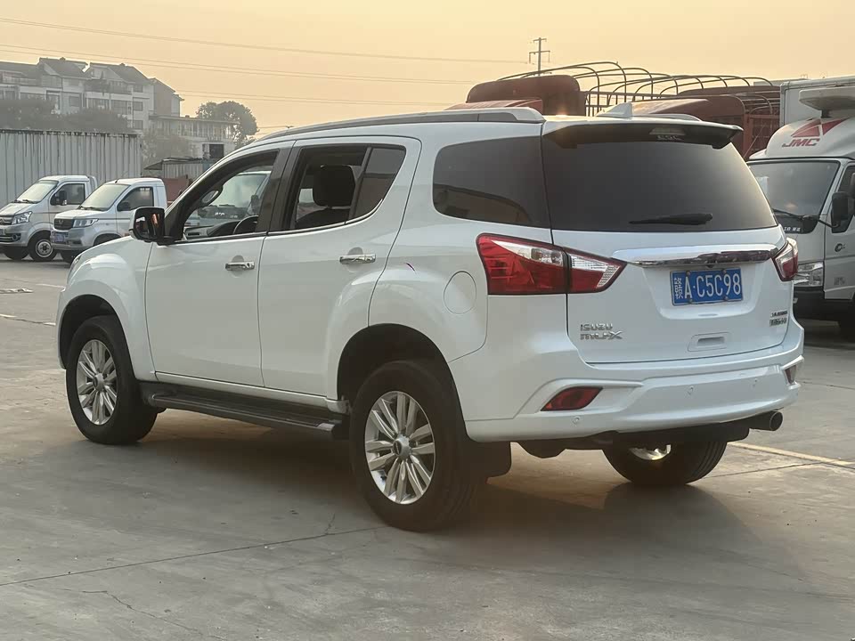 Isuzu mu-X Shepherd Ranger