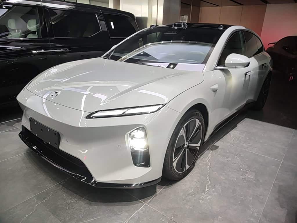 NIO ET5