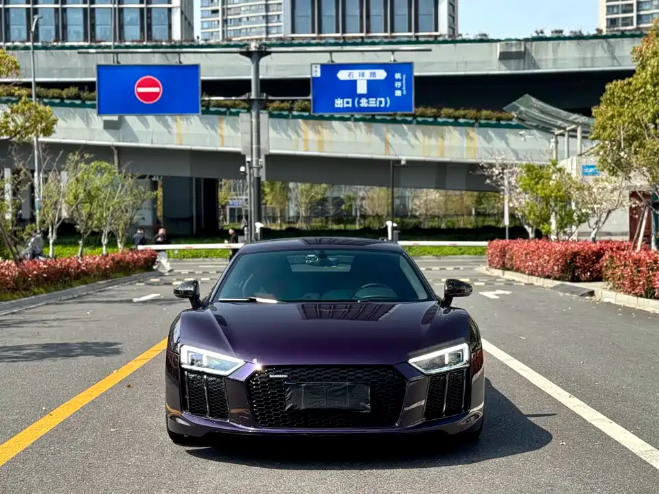 Audi R8