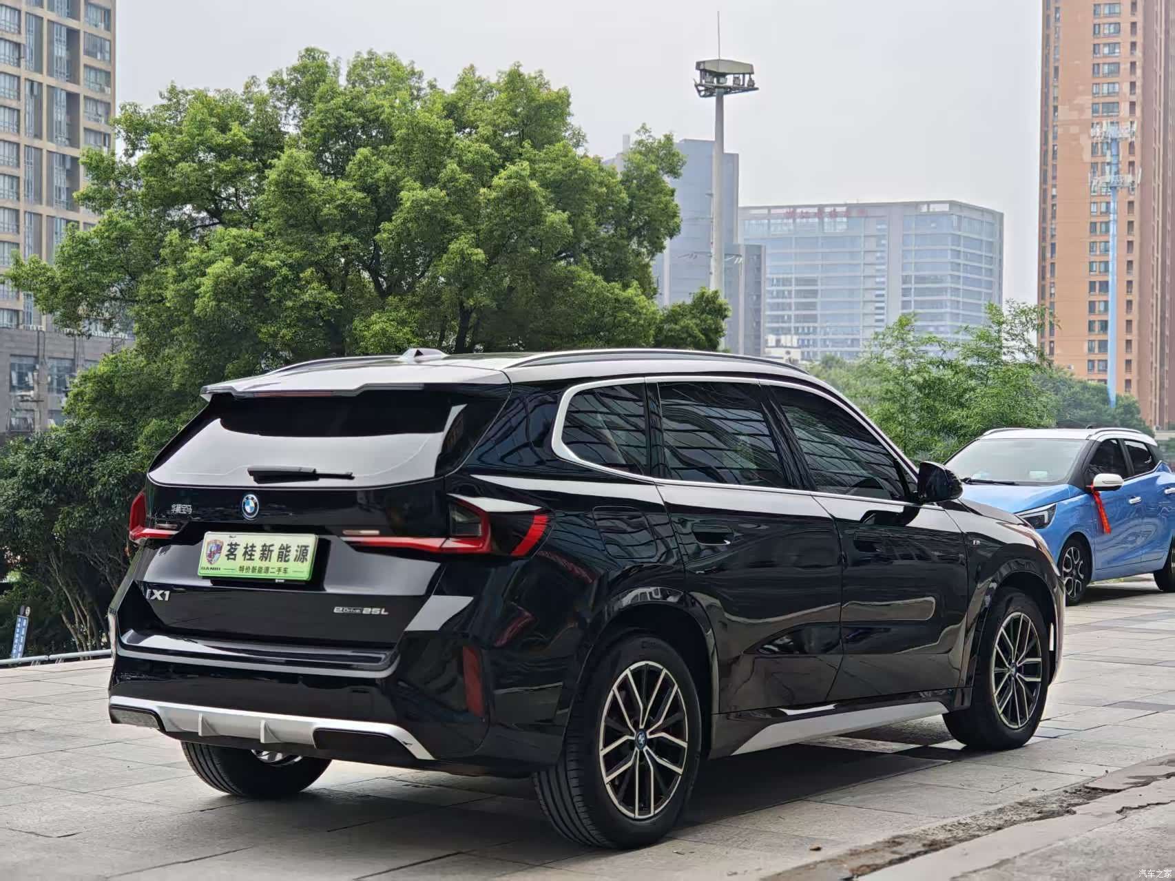 BMW iX1, 2025 6