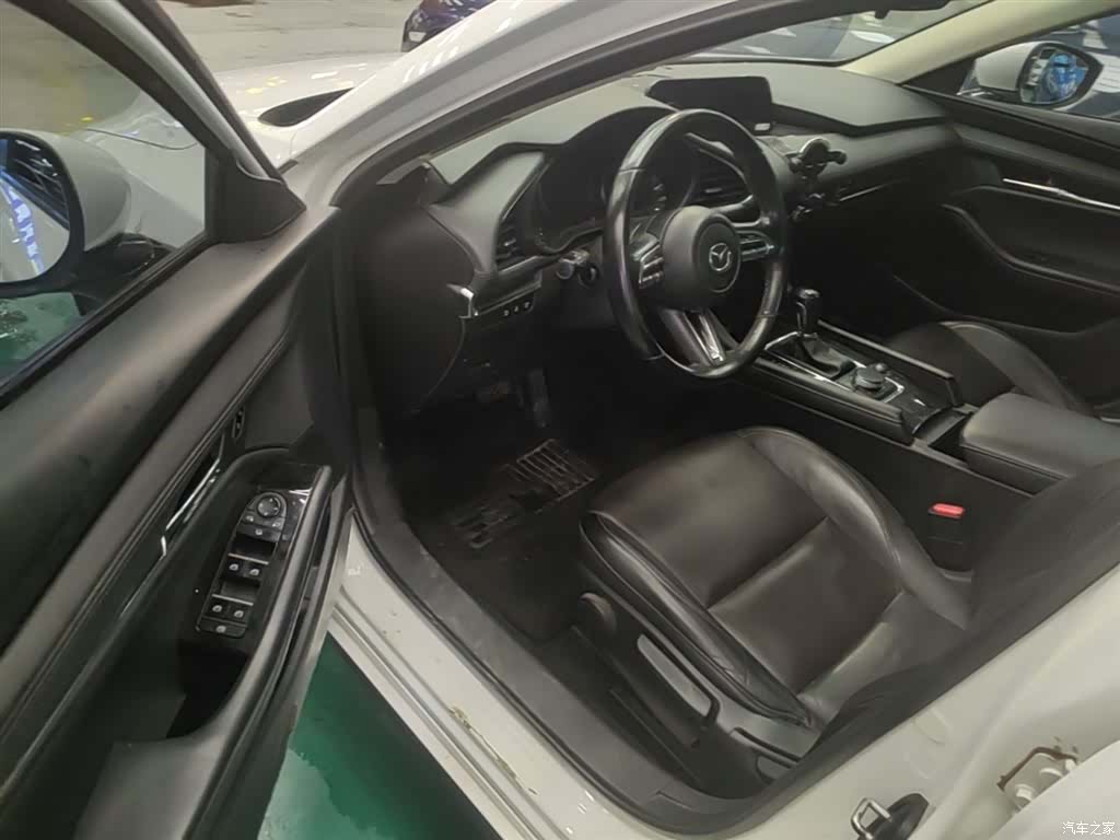 Mazda Mazda3, 2021 16