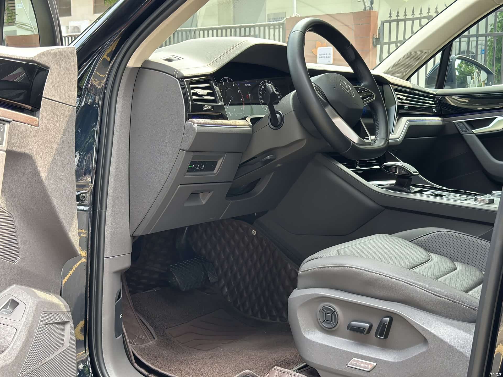 Volkswagen Touareg, 2021 4