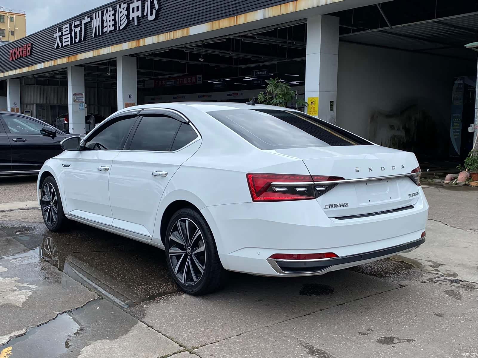 Skoda Superb, 2022 6