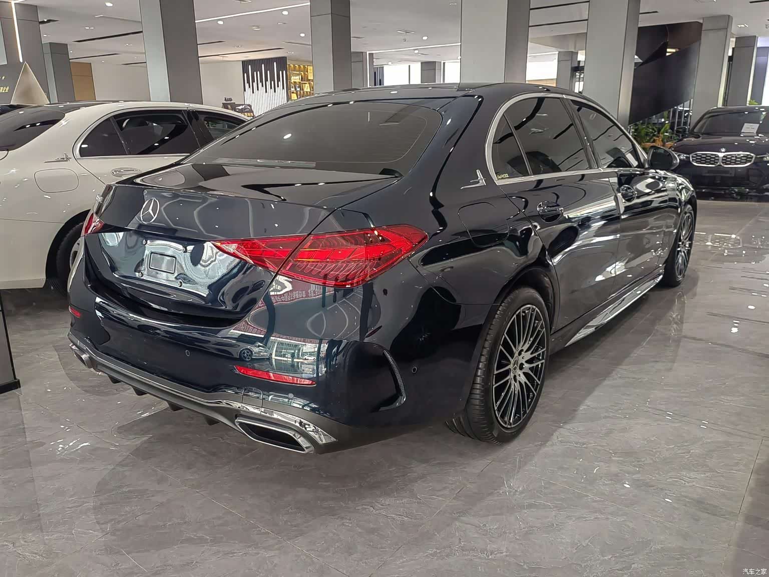Mercedes-Benz C-Class, 2024 4