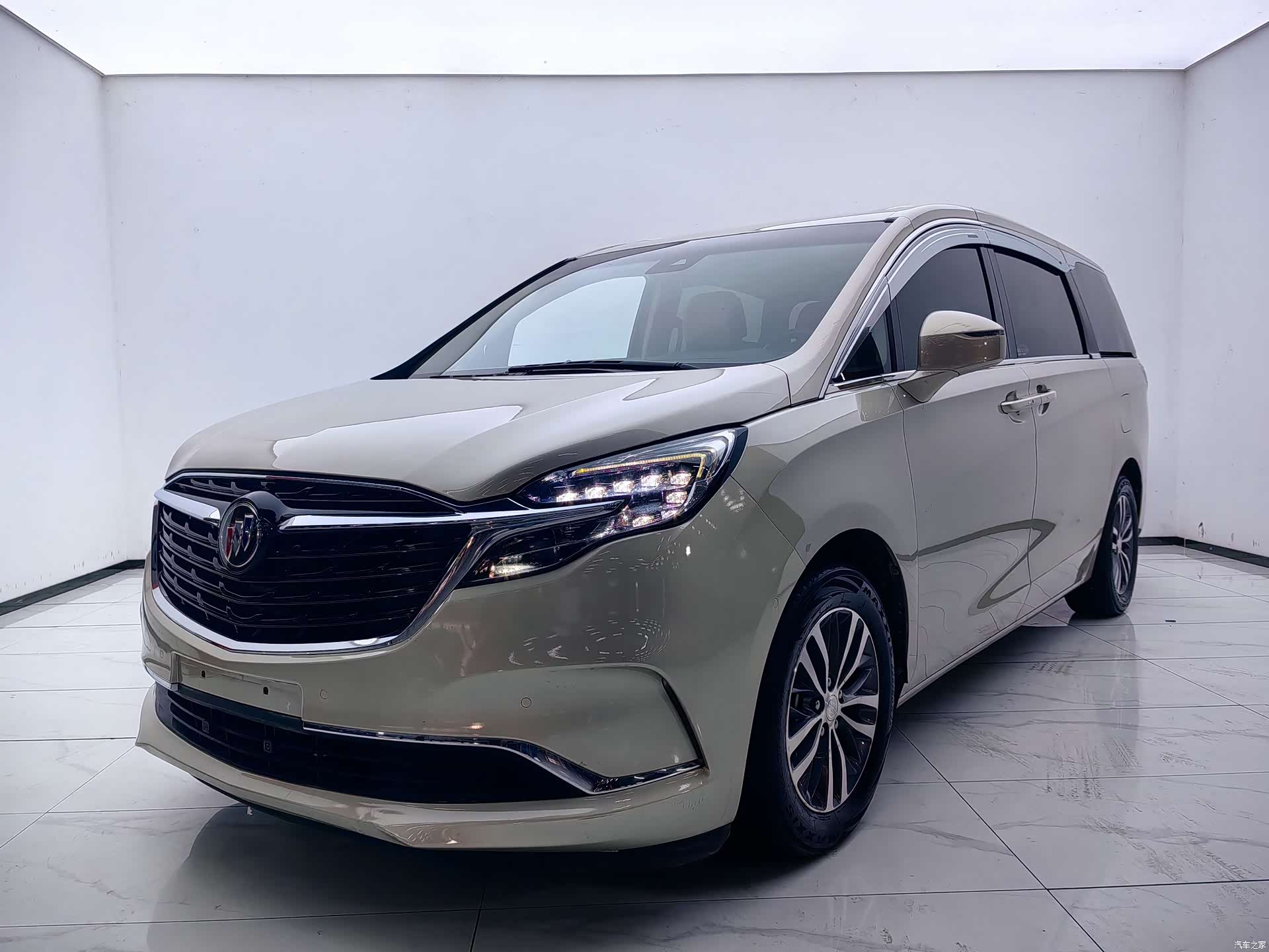 Buick GL8, 2021 1