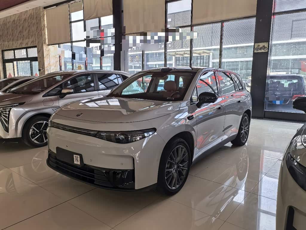 Leapmotor C10