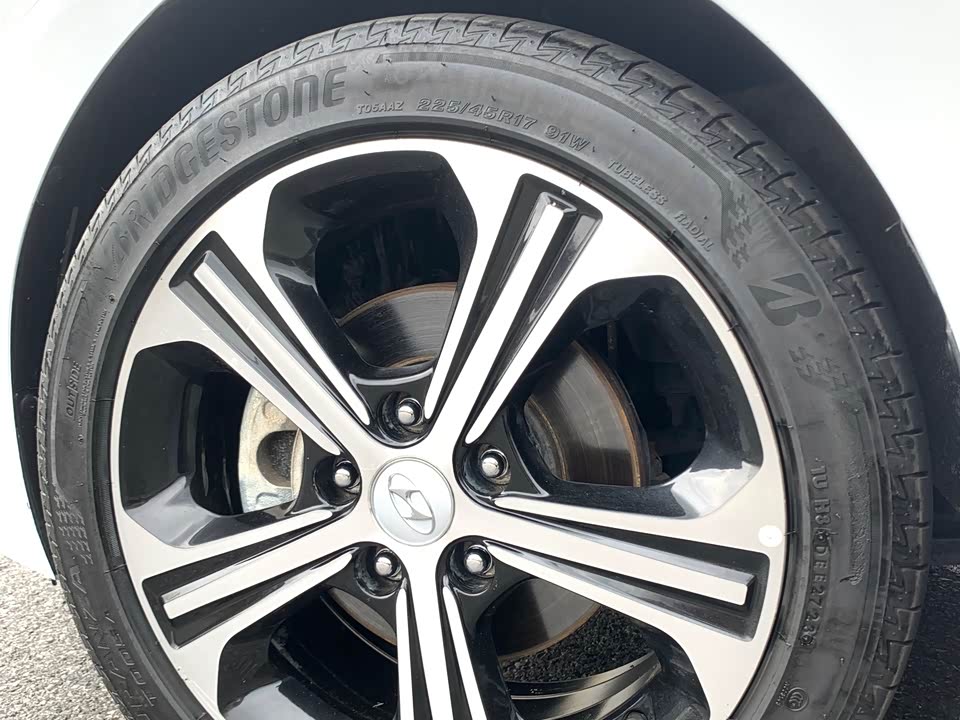 Hyundai Lead