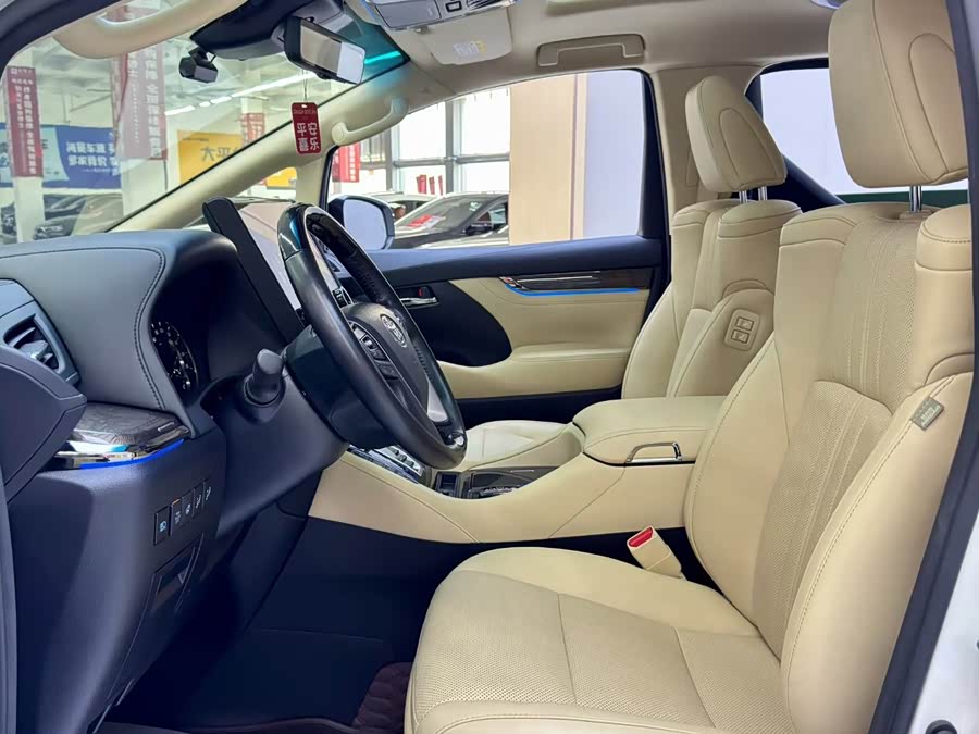 Toyota Alphard 2020, фото 2