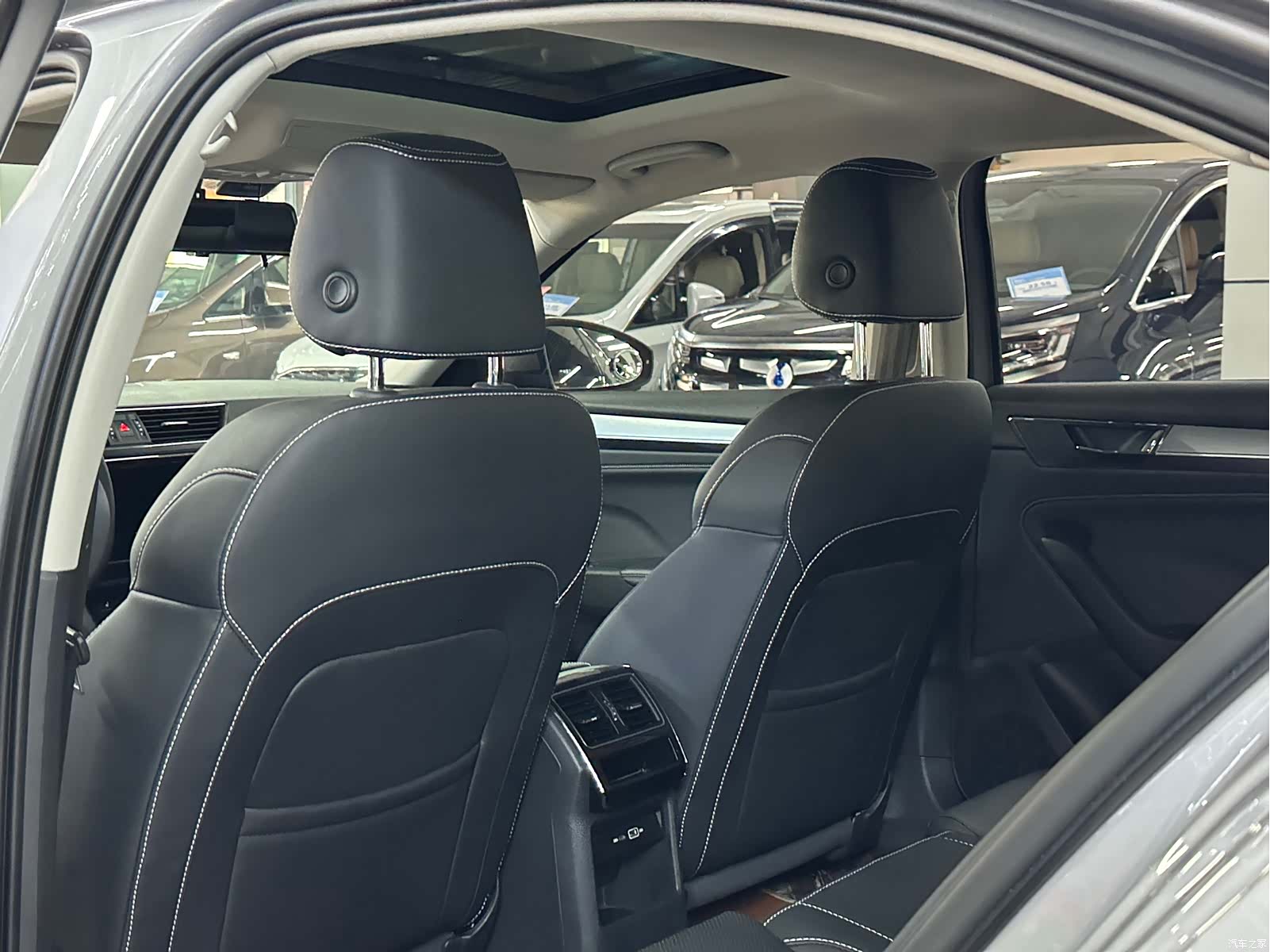 Skoda Superb, 2023 7