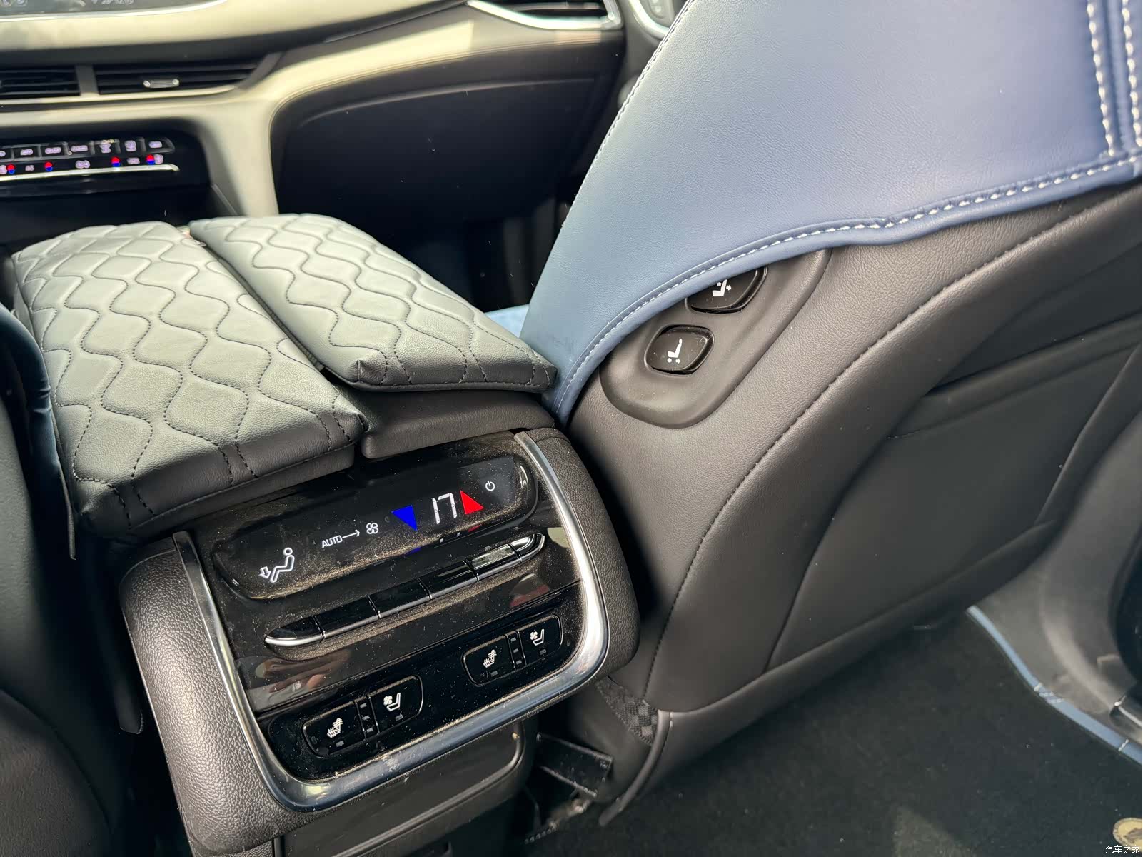 Buick Enclave, 2023 11