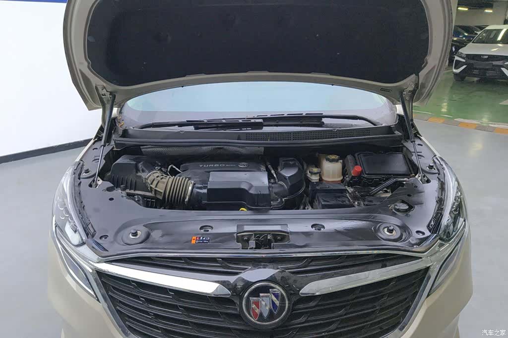 Buick GL8, 2022 10