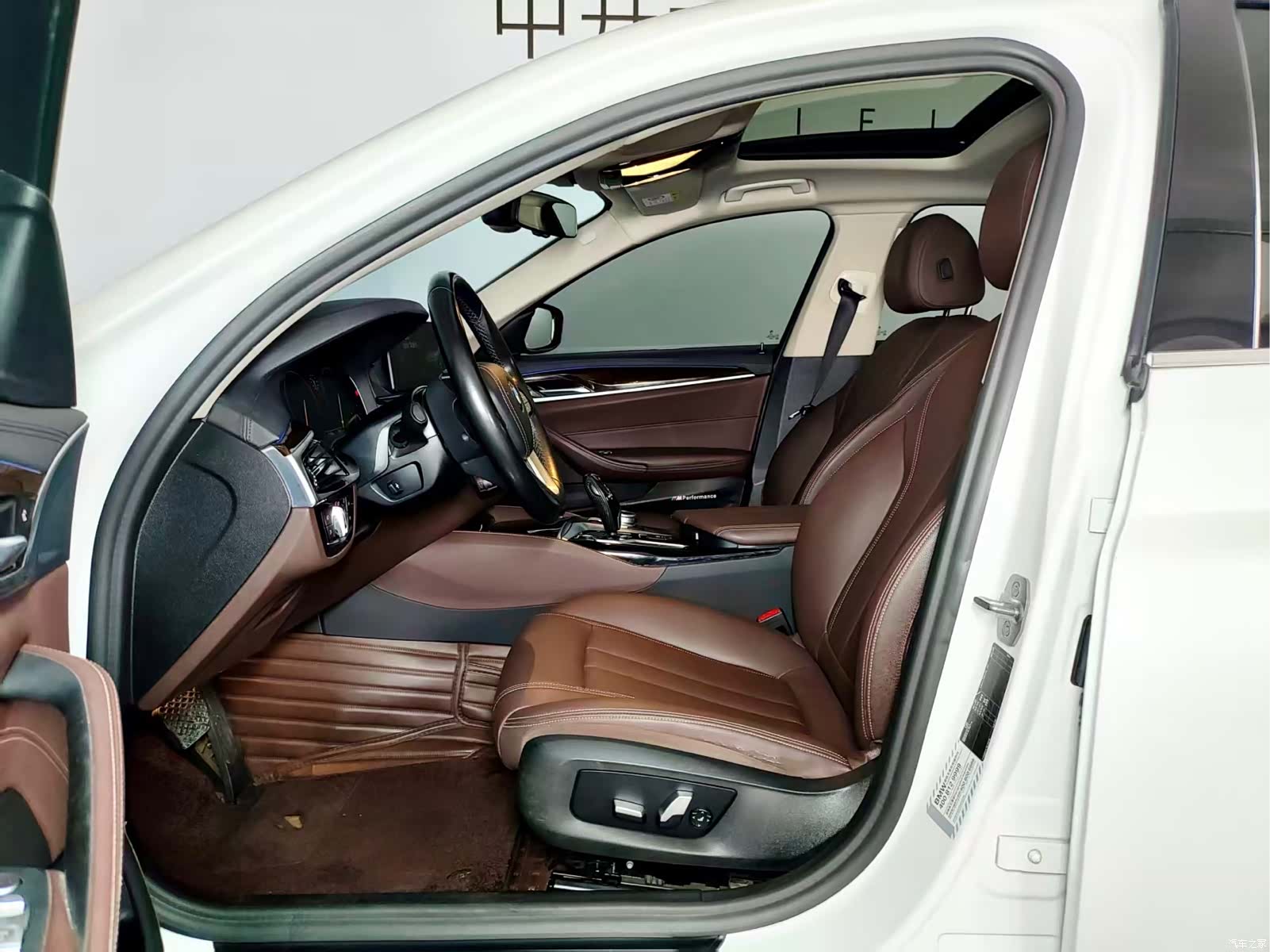 BMW 5 Series, 2019 все фото