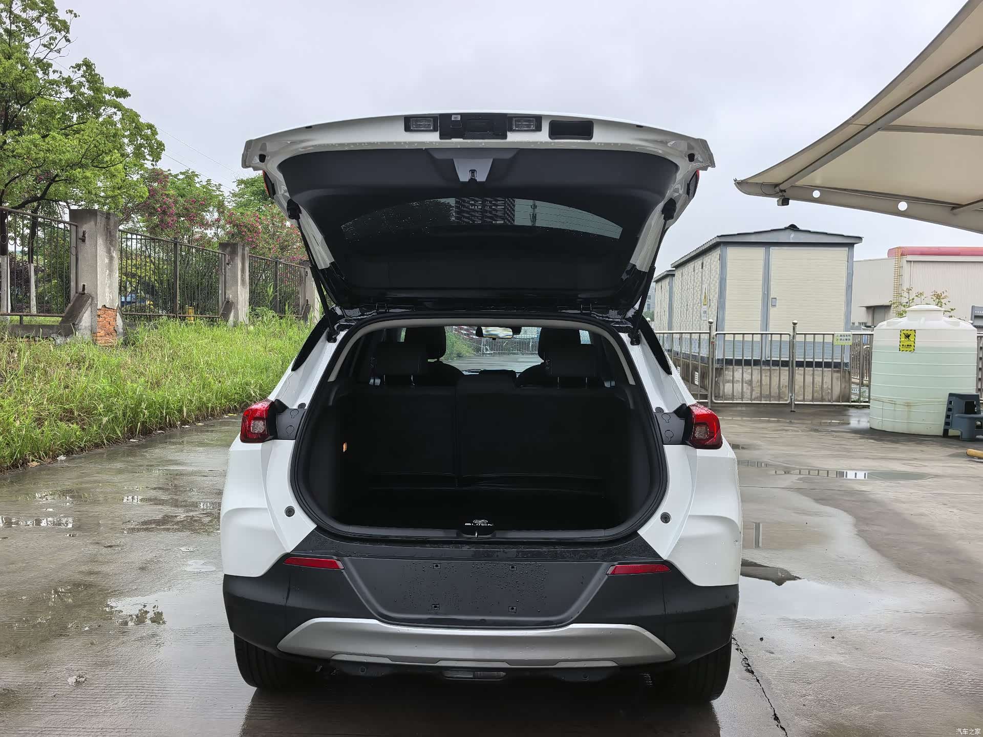 Buick Encore, 2023 18