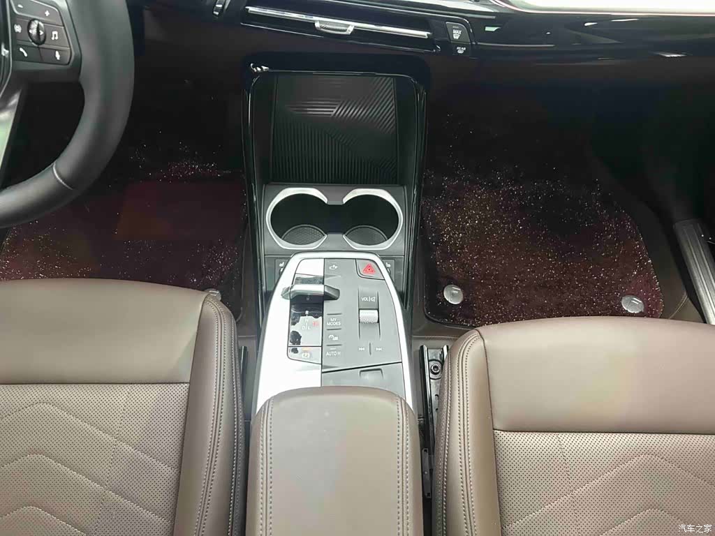 BMW X1, 2025 6