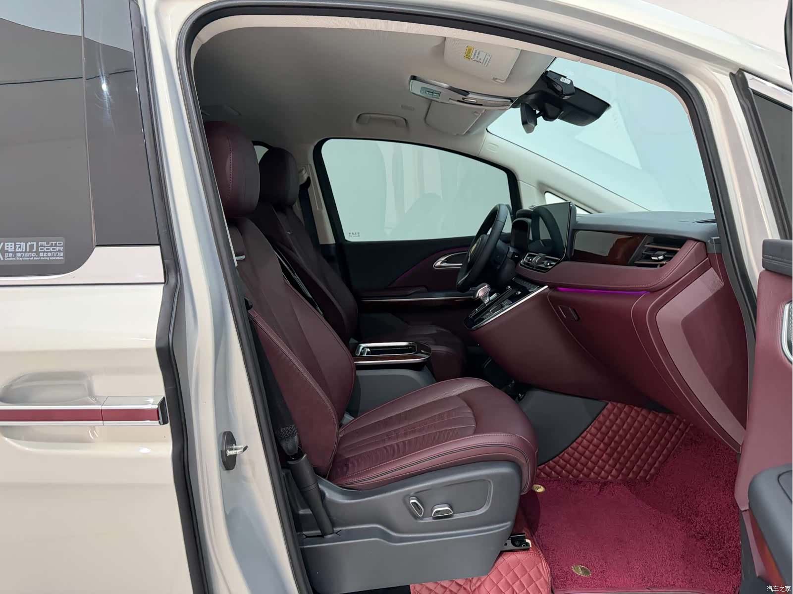 Hongqi HQ9, 2023 19