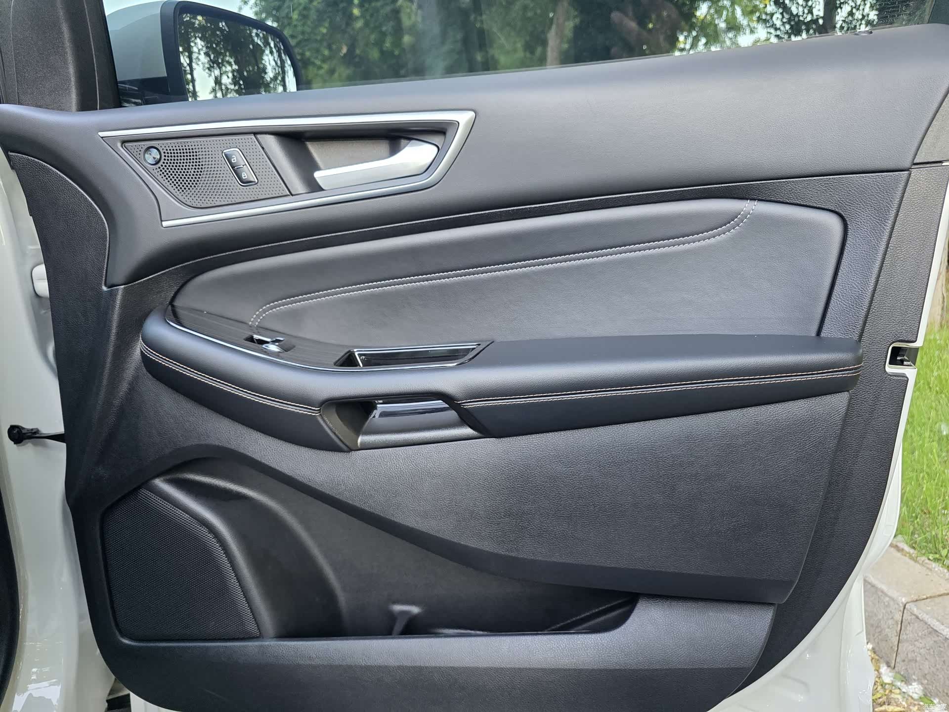 Ford Edge, 2022 10