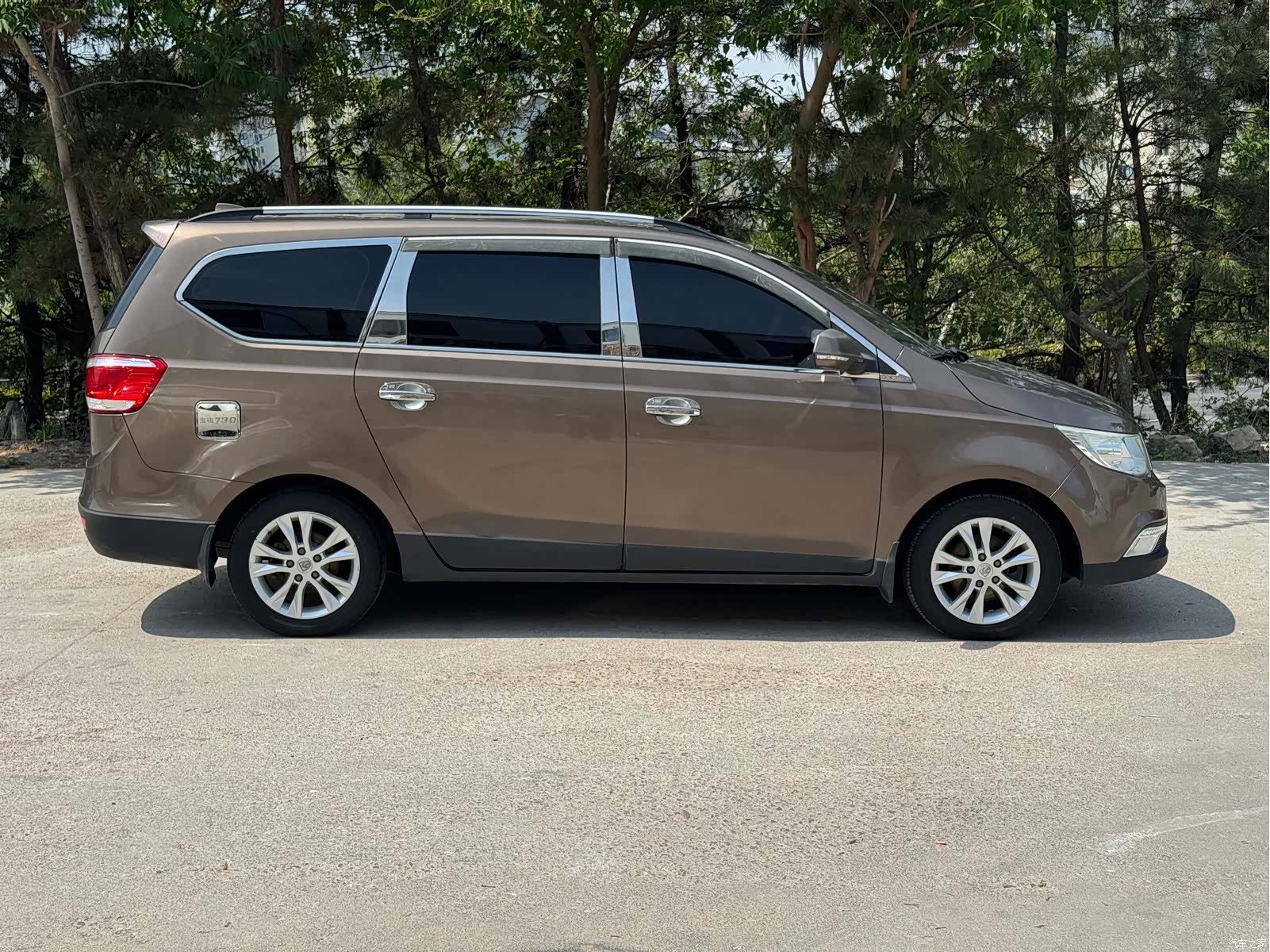 Wuling 730, 2015 3