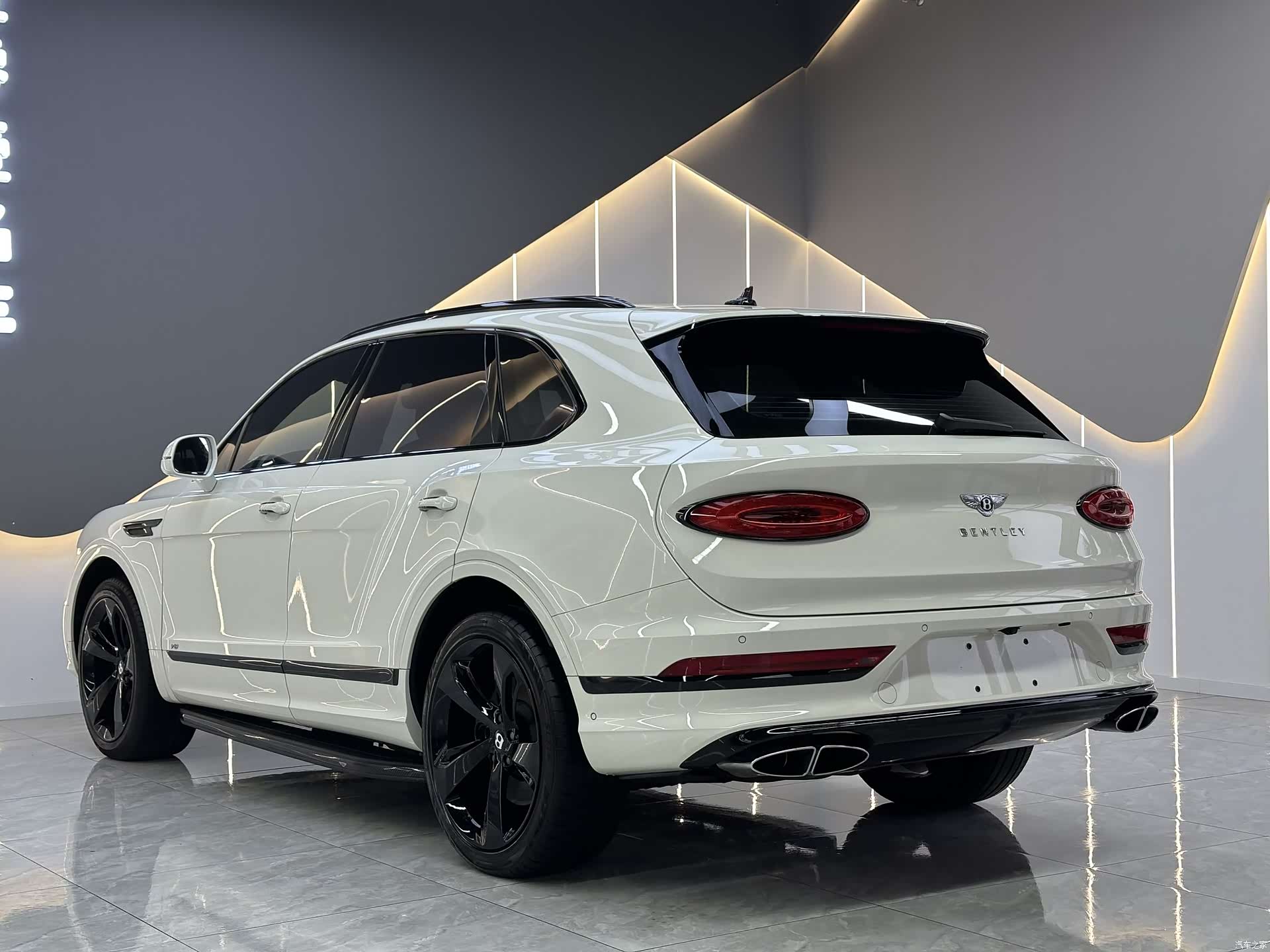 Bentley Bentayga, 2021 4