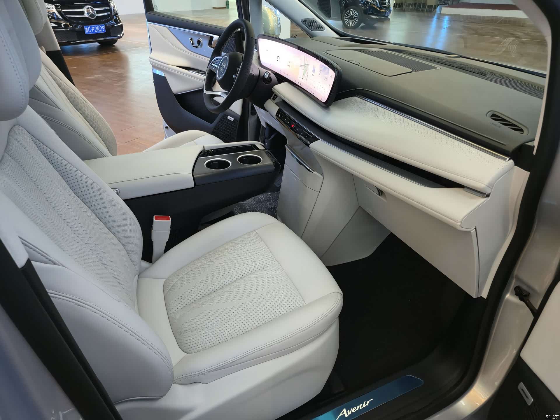 Buick GL8, 2024 13