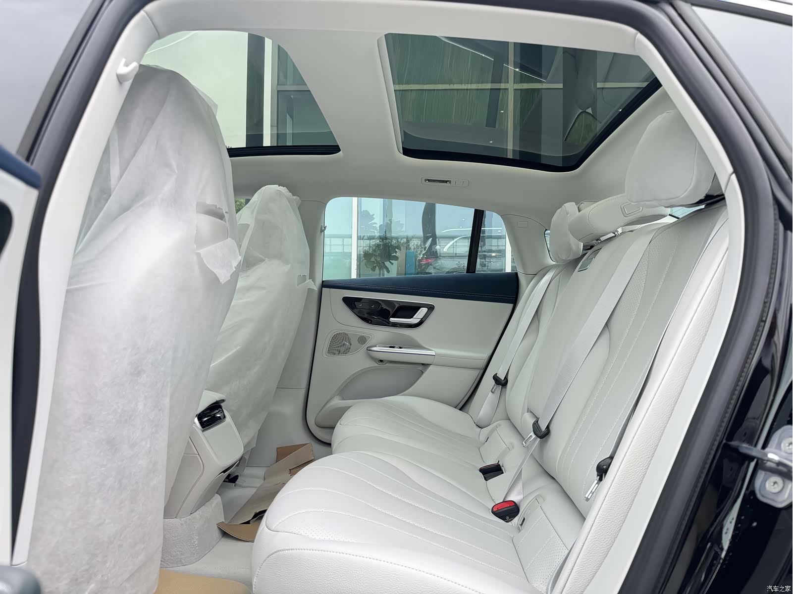 Mercedes-Benz EQE, 2025 10