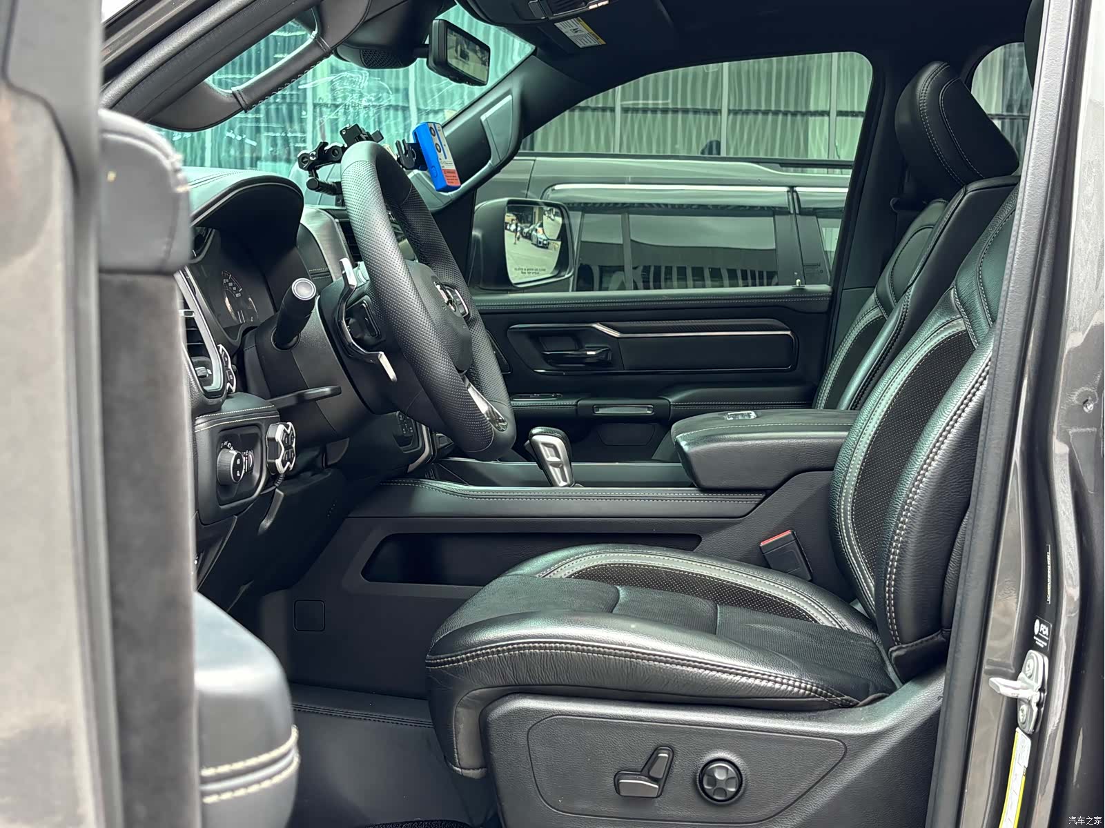 RAM Trucks, 2022 7