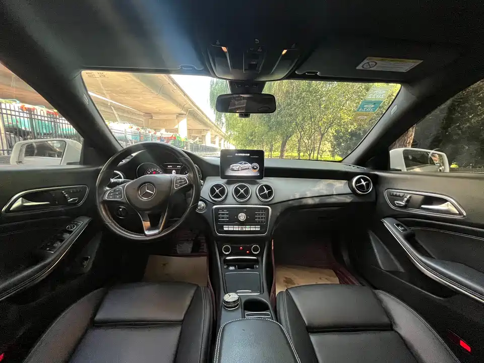 Mercedes-Benz CLA