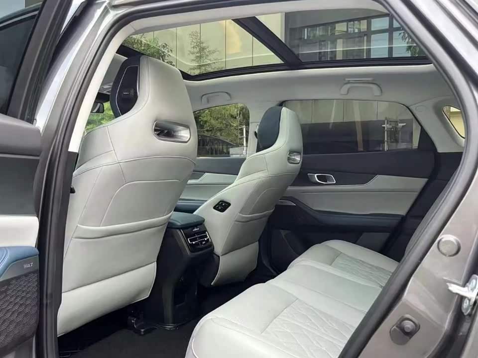 Changan UNI-K Smart iDD