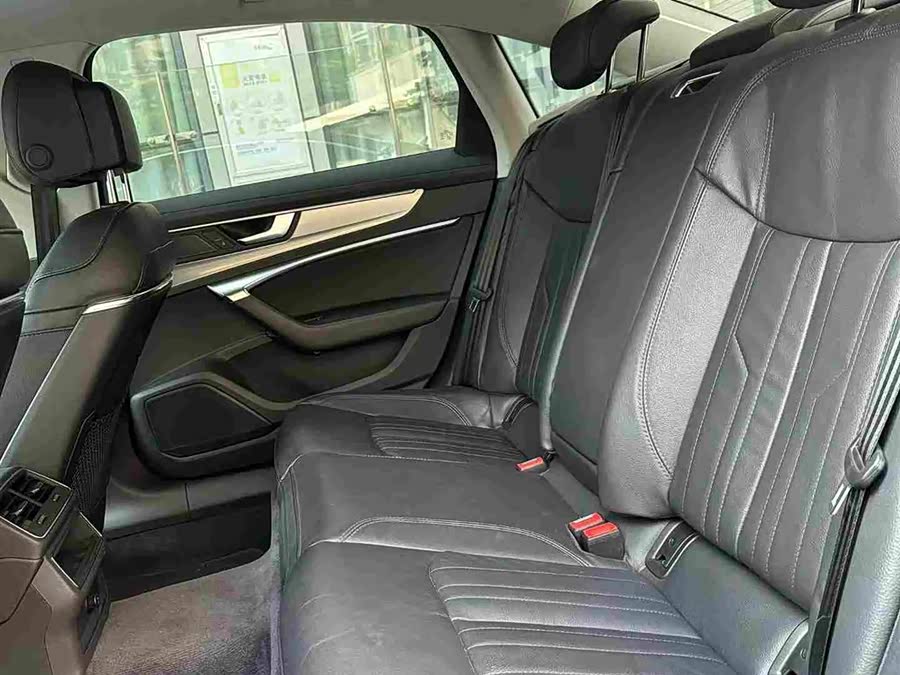 Audi A6L 2022, фото 10