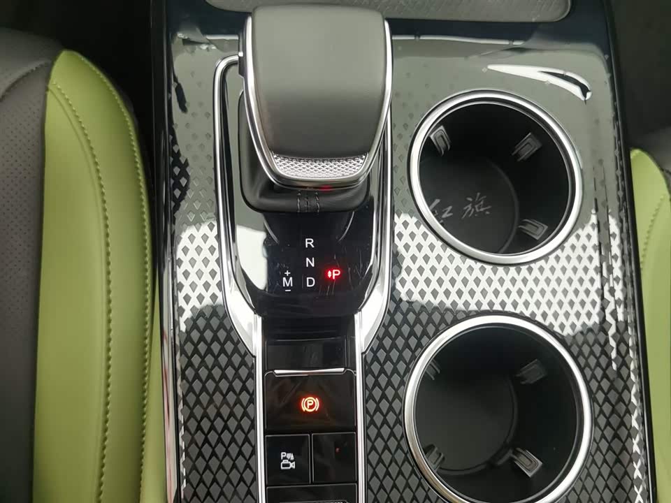 Hongqi HS3