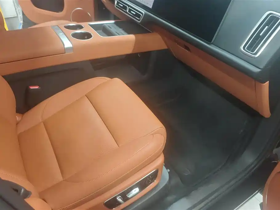 Li Auto Ideal L8