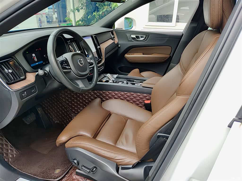 Volvo XC60, 2022 7