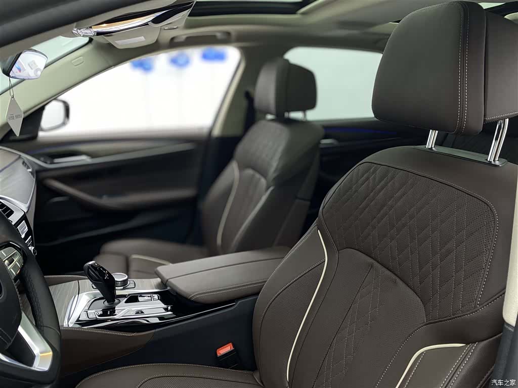 BMW 5 Series, 2022 25