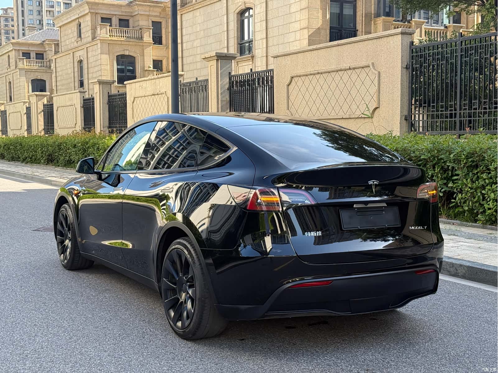 Tesla Model Y, 2023 7