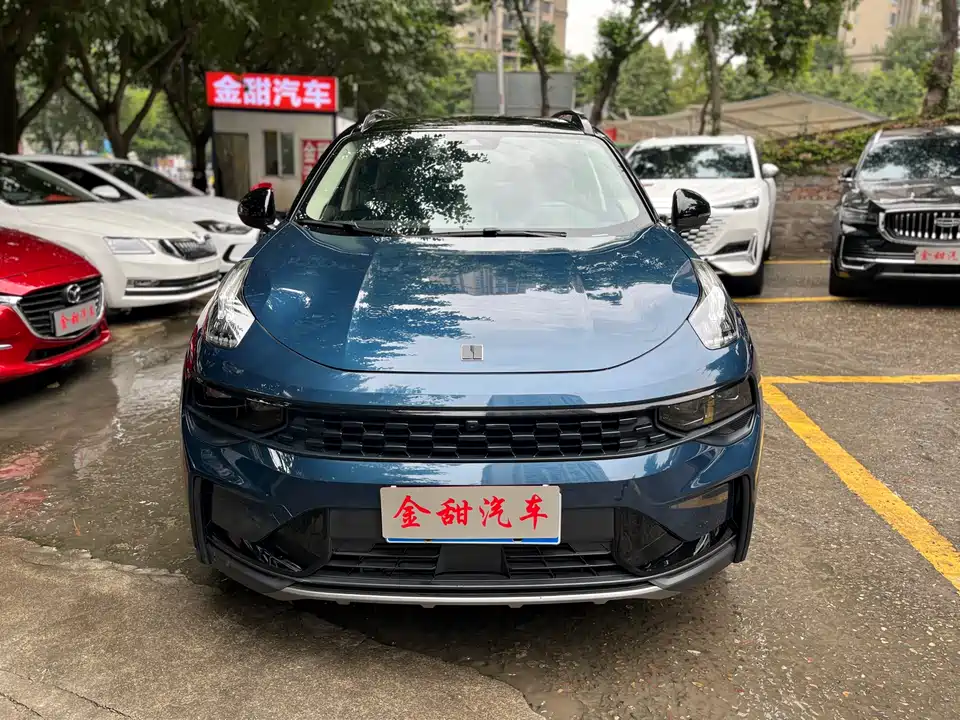 Lynk & Co 01