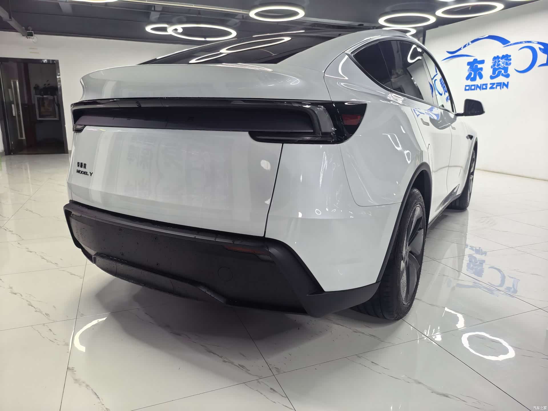 Tesla Model Y, 2026 4