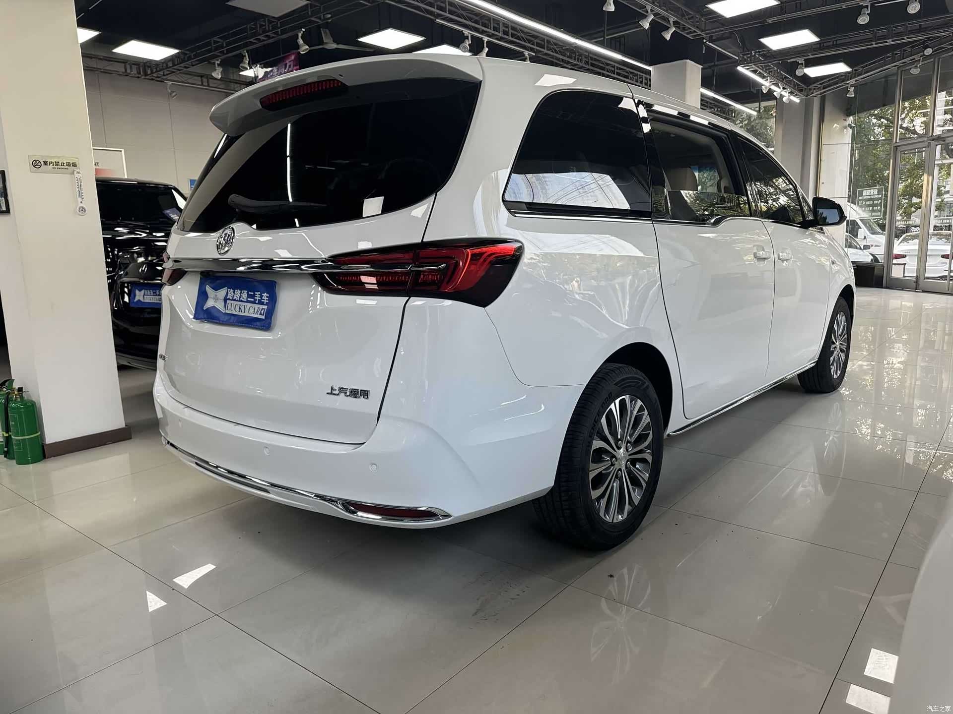 Buick GL8, 2023 8
