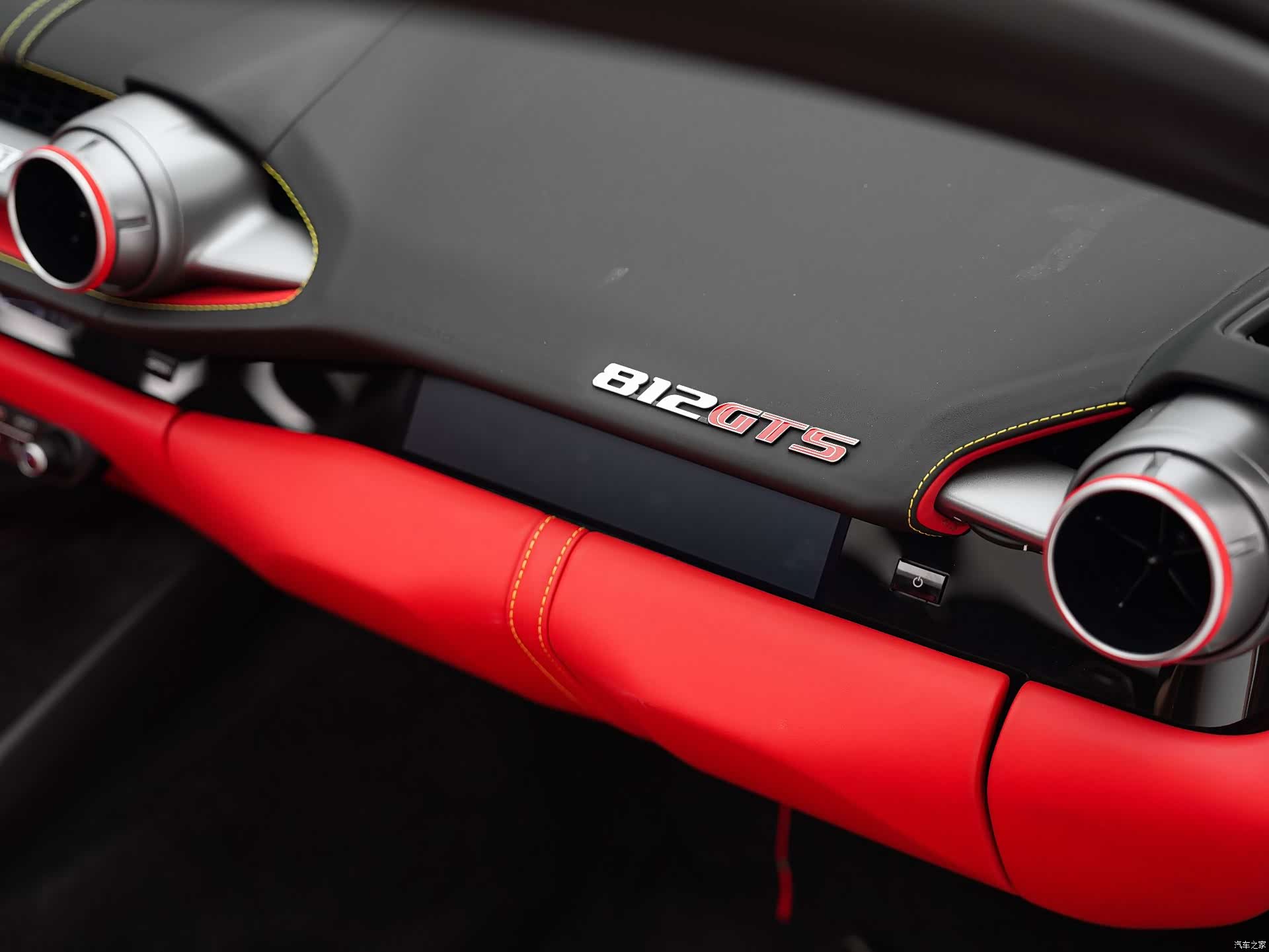 Ferrari 812, 2021 11