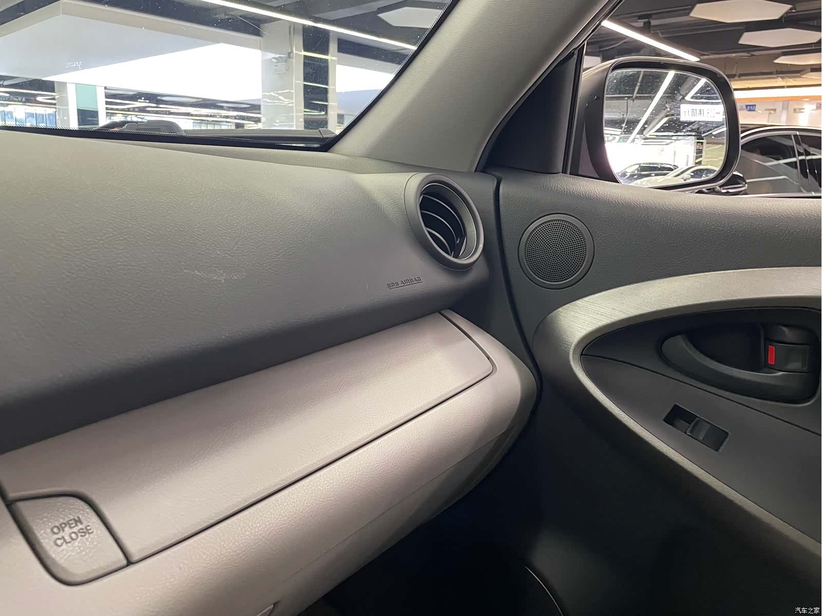 Toyota RAV4, 2011 21