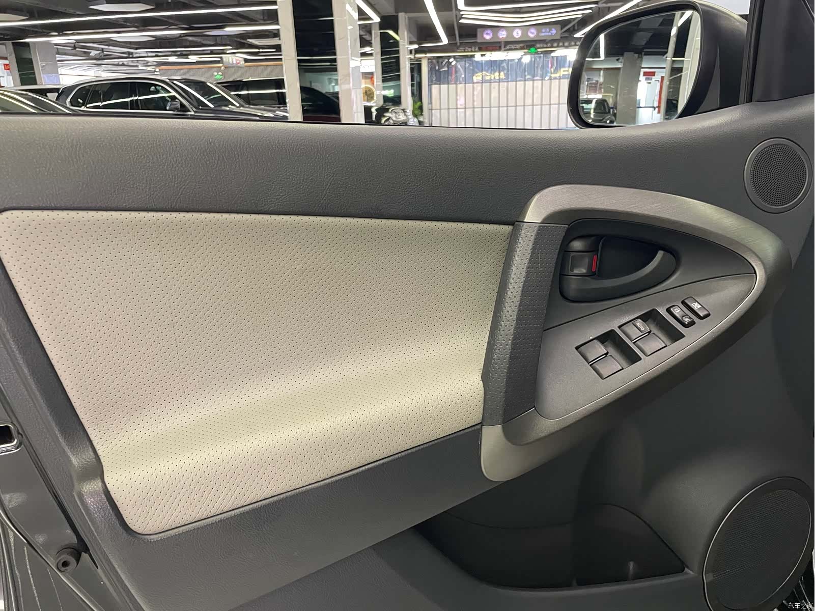 Toyota RAV4, 2011 30