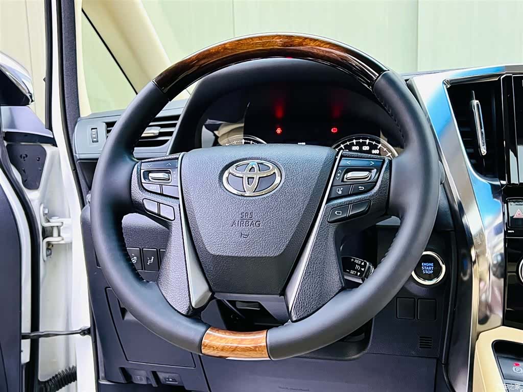 Toyota Alphard, 2017 10